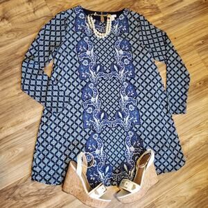 Clover + Scout women's blue floral patterned dress sz.LG